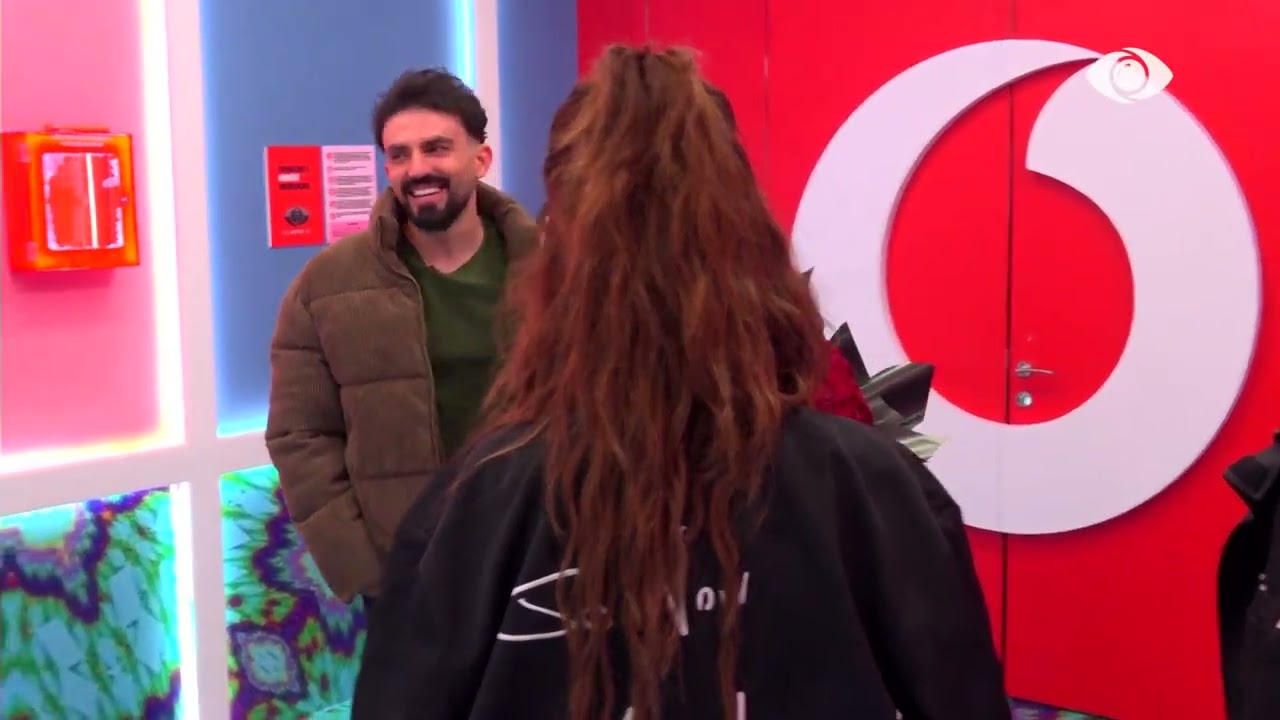 Indriti merr surprizë për Shën Valentin nga bashkëshortja e tij