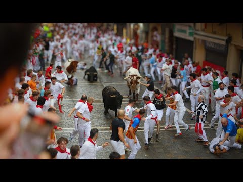 SAN FERMÍN 2026 | ASI ha sido el PRIMER ENCIERRO: RÁPIDO y con CINCO HERIDOS | RTVE Noticias