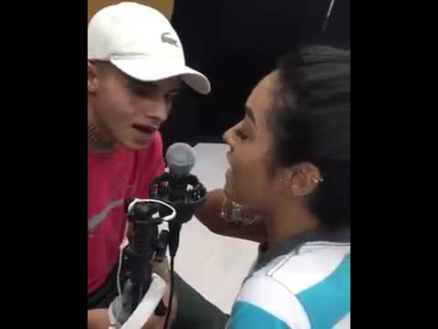 MC Thnv e Samantha Gallardo - Batida Perfeita (Acústico)