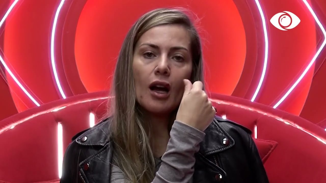 Je i vogël!/ 'Plas' debati midis Gentit dhe Oltës