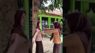 Download lagu Ukhty SMK Lesbi Cantik | SholeHot mp3