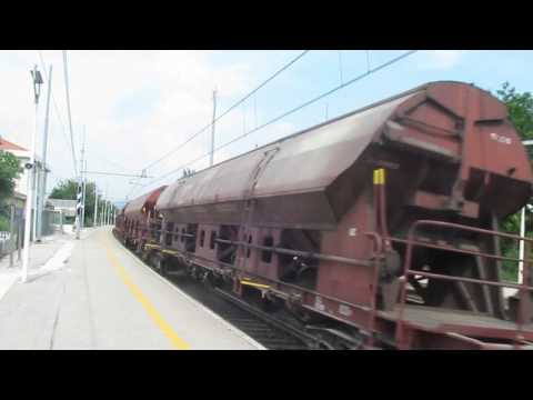 Due EuroCity e tanti merci a Montebello