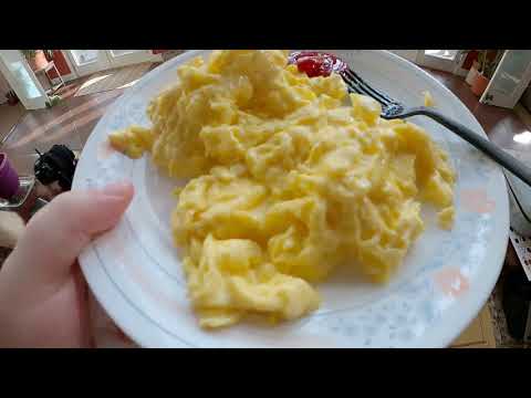 Z Cooks - Best Scrambled Eggs!
