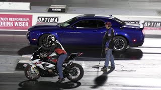 Download lagu Hellcat Redeye vs BMW 1000RR and Ducati,Hellcat and Camaro SS vs Yamaha R6,Cars vs Motorbikes racing mp3