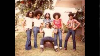 Download lagu Black Brothers   Putus Di Tengah Kerinduan mp3