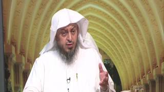 صورة 9- تحس بالوحشة في بيتها فتشغل القرآن من غير الإنصات له فما حكم ذلك؟ || للشيخ خالد الفليج