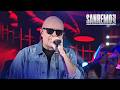Sanremo 2026 - Max Pezzali canta "Jolly blue", "Hanno ucciso l’uomo ragno" e “Con un deca”