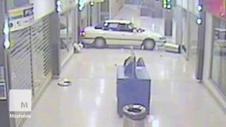 Footage shows every angle of burglars smashing into a mall | Mashable
