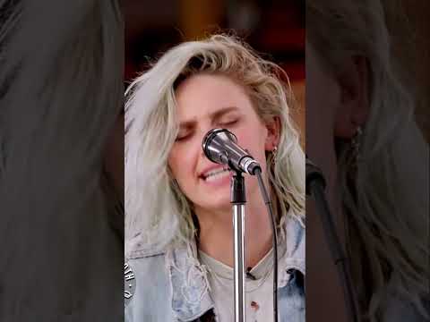 Emily Armstrong - Dead Sara, Lonely No More