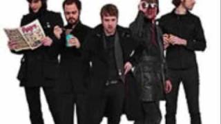 Kaiser Chiefs-Remember you're a girl