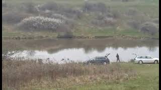 VIDEO - Doi bărbați pescuiesc ilegal de câteva zile la lacurile Șopa 1 video