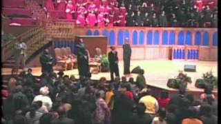 Pastor Smith sings - Lift Him Up