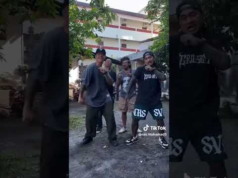 paan seeeh ??? haha - Santuy : Dellu, Ras Muhamad, Edgar Tauhid & Wizzow #lagureggaeindonesia