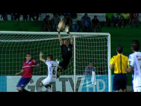 Undercutting Fail! 😵 Leandro Barcia scores for Nacional (URU)