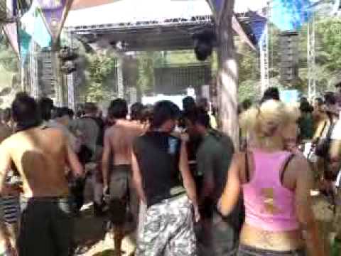 The Commercial Hippies  Live Aurora Festival 2009