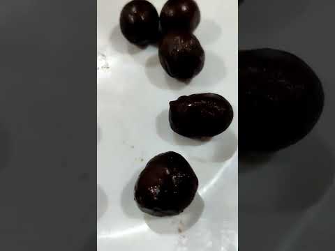 Hershey's Exotic Dark (Raspberry & Goji)...#chocolate #hersheychocolate #raspberry  #darkchocolate