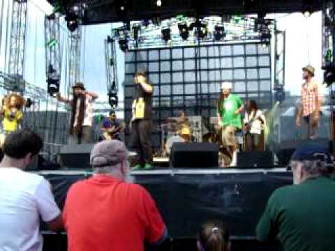 Nomadic Massive e Rael da Rima no Festival de Verão de Quebec 2011