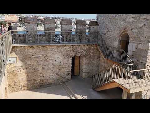 "Kız Kulesi: İstanbul'un Ortasında Bir Efsane! Muhteşem Görüntüler [4K]"