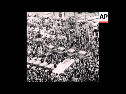 CAN 123 POPE PAUL VI BLESSES VEHICLES OF ROME