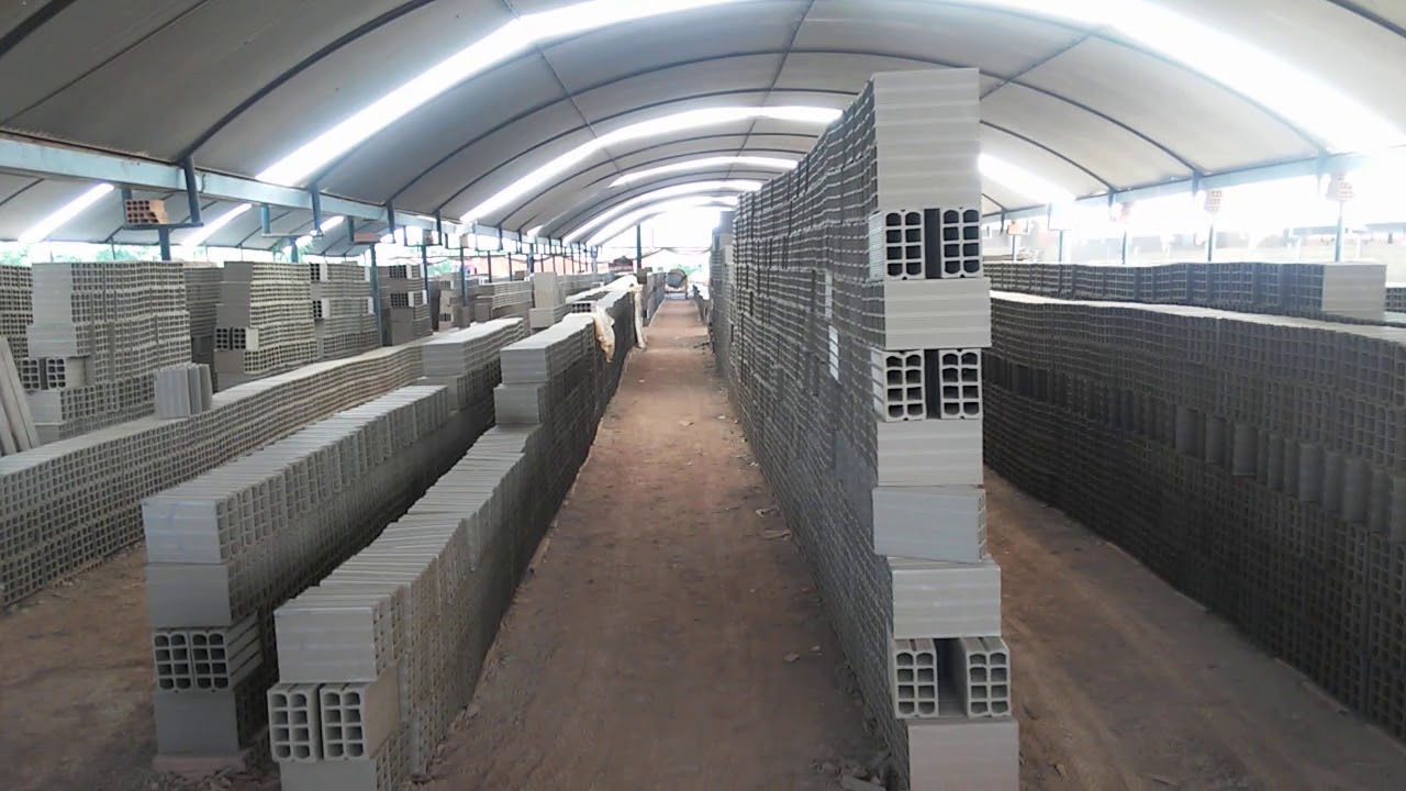 Fabricação de tijolos...muito lindo!!