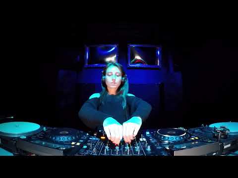 The Blue Oyster: MIKO / 24.10 / 17 - 18