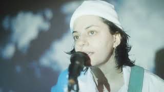 The Vaughns – “Gizzards”