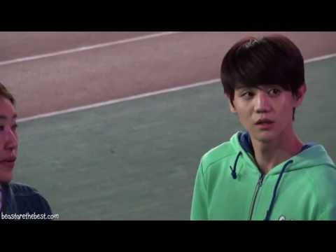 [Fancam] BEAST 130903 - DooSeob greeting fans + Candies (2013 Idol Star Athletics Championships)