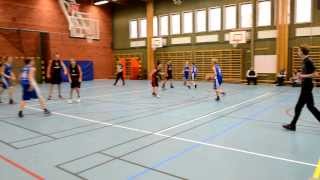 preview picture of video 'Basket U15 div 2: Spånga Basket hos Tumba Basket 2013-11-16'