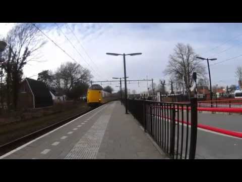 3x ICMm komt met volle snelheid door Station Nunspeet