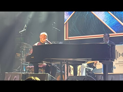 Yonatan Razel – Mimkomcha | יונתן רזאל – ממקומך (Composed by Rav Tamir Granot | לחן: הרב תמיר גרנות)