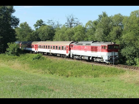 Rychlíky v Slovensku: „Brejlovec“ 757.008 dosáhla s rychlíkem R813 „Gemeran“ Podrečany. ESK086213