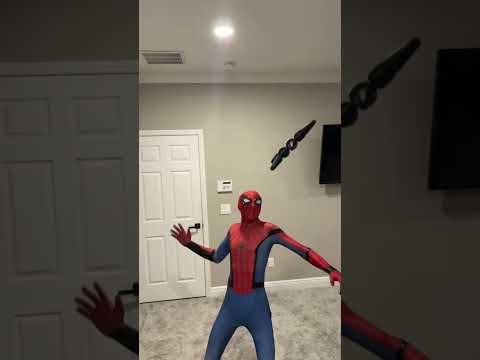 Spider-Man MEGABOT Smack Down! #shorts #disney #spiderman #toy #bighero6 #smackdown #smash #spin