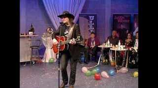 Matt Walker - She Keeps The Home Fires Burning