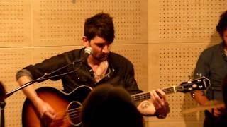 DIE ON MONDAY-These Hands.unplugged [HD](Showcase Fnac Saint-Lazare PARIS 2010)