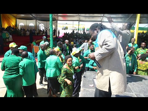 Rafiki mkubwa wa Mwalimu Nyerere, mtoto wake walivyoguswa na Mpoto, washindwa kujizuia