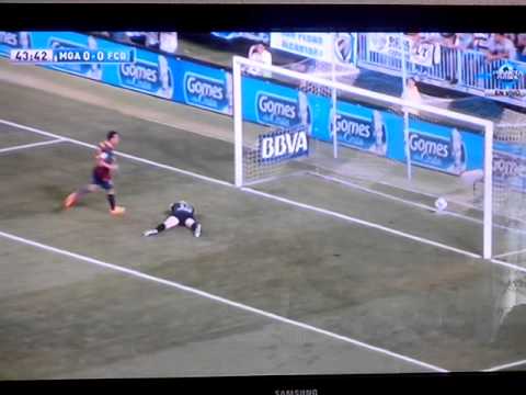 Adriano súper gol Barcelona vs Málaga 1-0