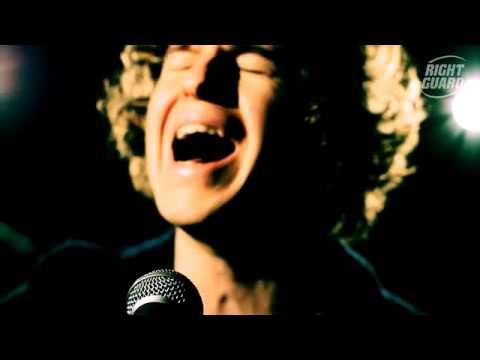 download lagu mp3 mp4 Kooks Gigs, download lagu Kooks Gigs gratis, unduh video klip Kooks Gigs