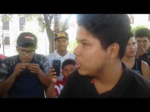 COLISEO DE RIMAS 1ra Ronda Lirico MC vs Jhezem