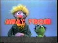Sesame Street Harvey Kneeslapper AWAY FROM