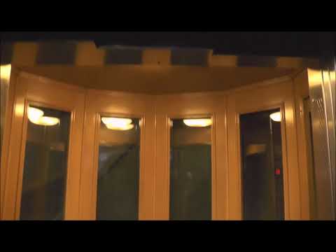 Hissjouren Ekmans mod. Traction elevator @ Sveavägen 98, Stockholm