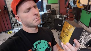 Video thumbnail for Joyo Scylla Bass Compressor - UNBOXING & DEMO by Deadbeat Studios