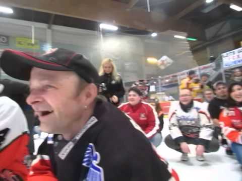 Ratinger Ice Aliens Fans  Meister Humba auf dem Eis 18.3.2016