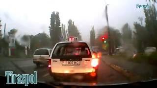 preview picture of video 'Remake: Tiraspol. Transnistria. Rain 11/08/2013'