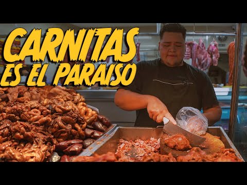 Market with more than 30 stalls selling carnitas