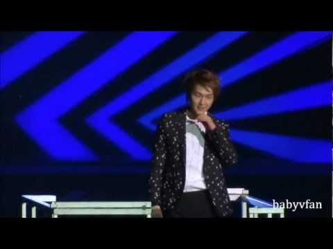 SMTOWN in Singapore - Open Arms (Ryeo Wook, Onew, Chen, Baekhyun)