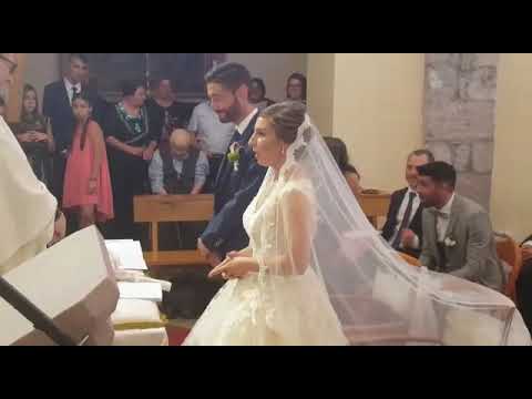 All'insaputa di tutti la sposa canta s'aneddu