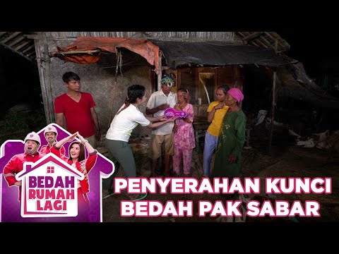 Tangis Haru Keluarga Pak Sabar Ketika Mendapat Kunci Bedah - Bedah Rumah Lagi