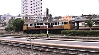 preview picture of video 'Hua Lamphong Railway Station, Pathumwan District, Bangkok, Thailand. ( 5 )'