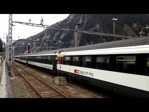 SBB.Re 460 093-8 ARRIVA E PARTE DA GOSCHENEN. (CH) 25 - 4 - 2015.