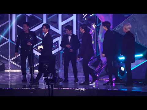 181106 MGA 밴드 음악상 수상하는 DAY6 - YOUNG K focus